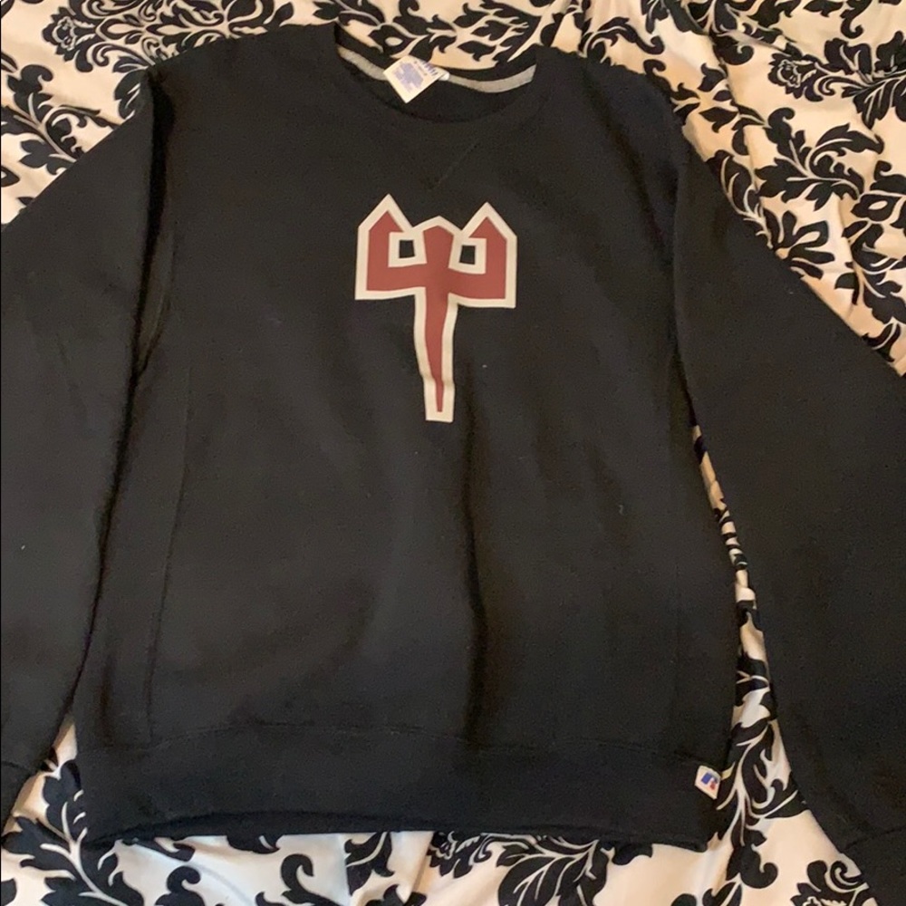 Crewneck w/ pitchfork on it